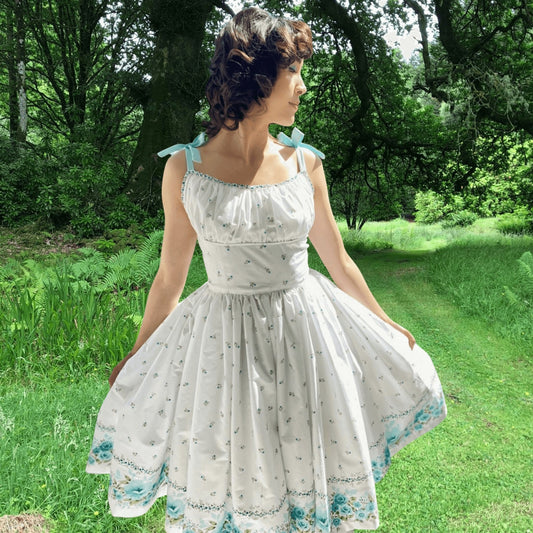 1950s Sewing Pattern, Marilyn Monroe Style Bombshell Dress 'Easy to Sew' - Bust 33"-41" (84cm-104cm)