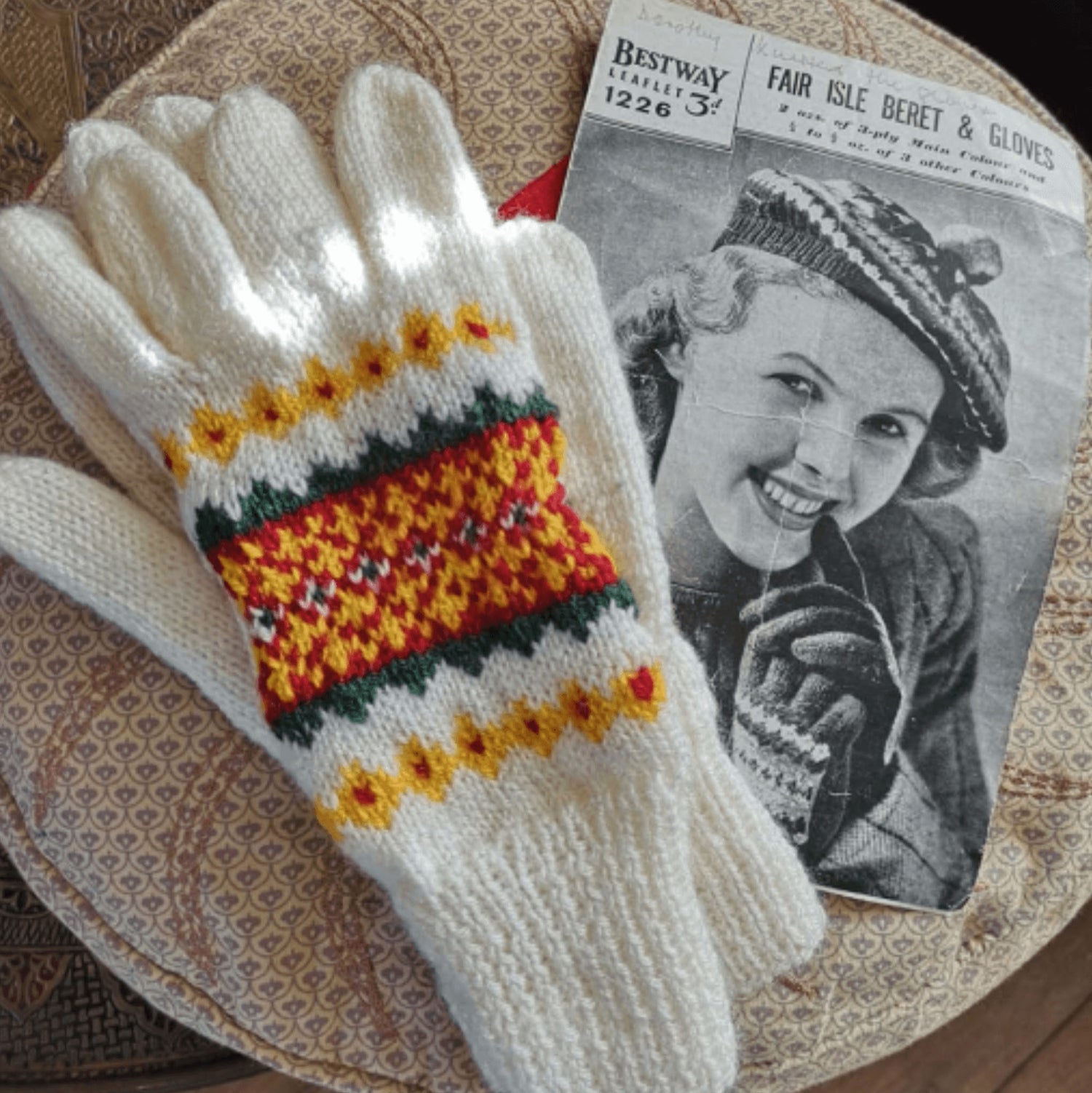 1940s Knitting Pattern, Fair Isle Gloves
