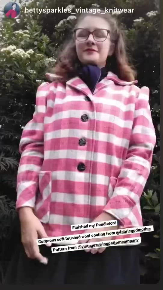  Video of a woman wearing a Boxed Shirt Jacket